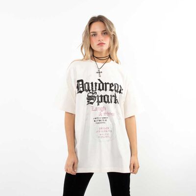 Polera Oversized Con Estampado Manga Corta Mujer Icono