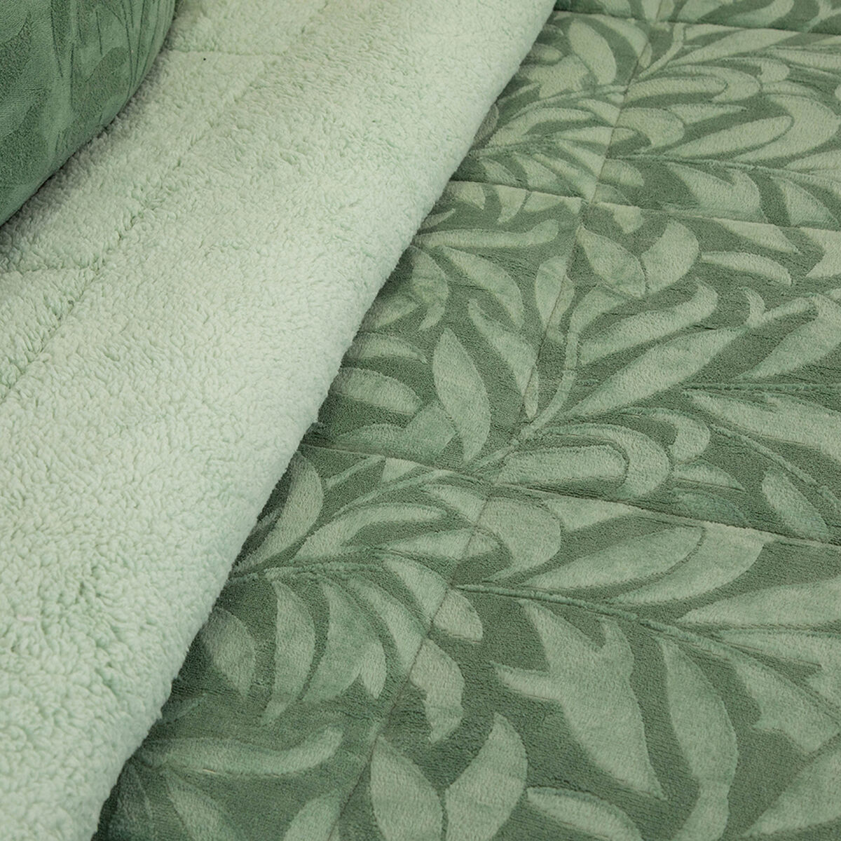 Cubrecama Doral 1,5 Plazas Verde Outboss Sherpa