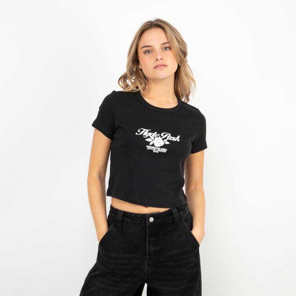 Polera Crop Con Estampado Mujer Icono