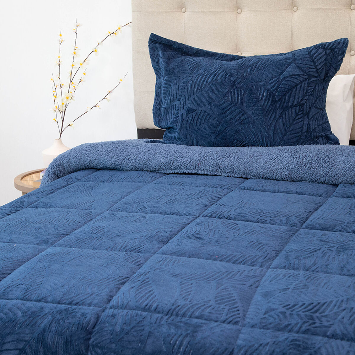 Cubrecama Doral 1,5 Plazas Azul Outboss Sherpa