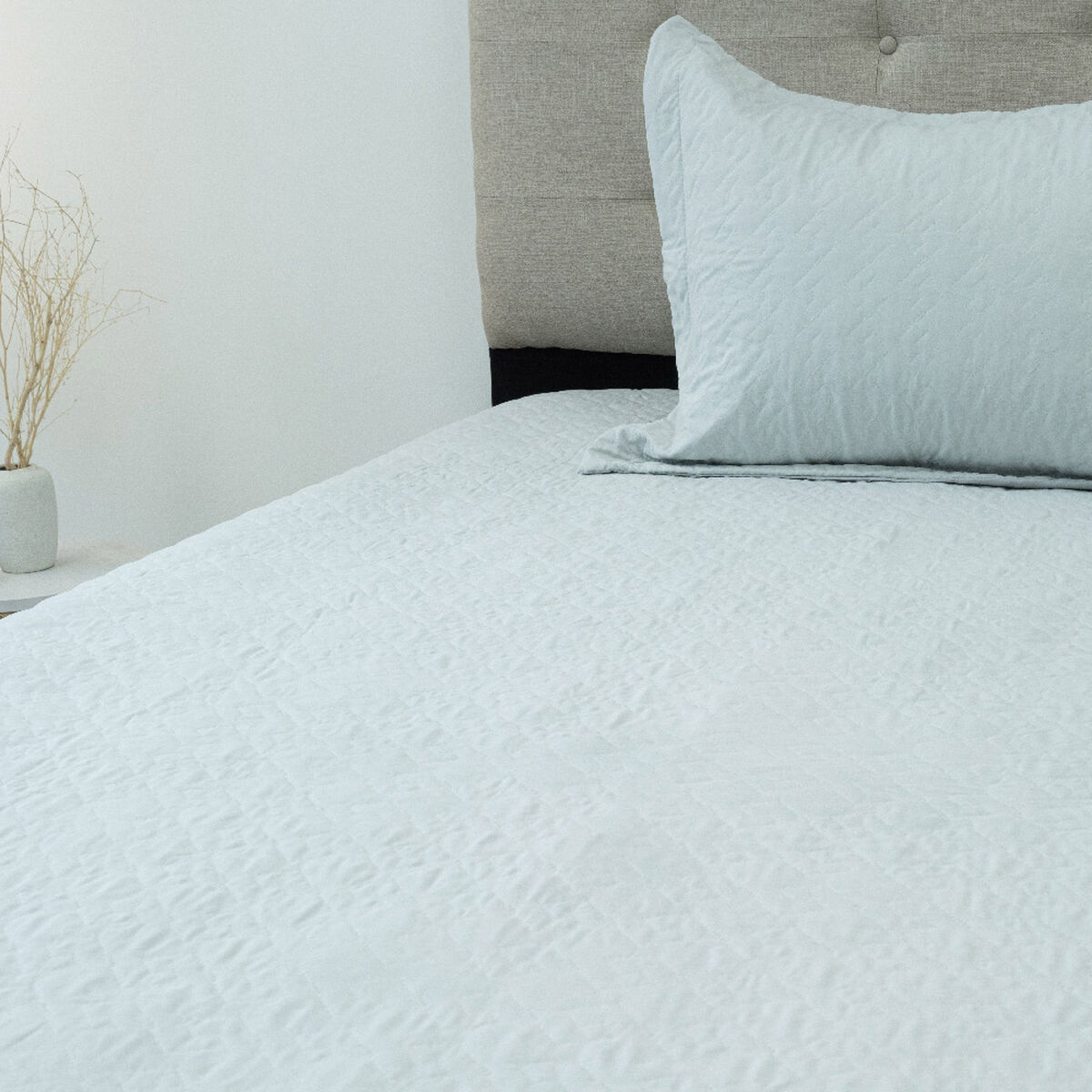 Quilt Doral 1,5 Plazas Lumi Velvety Gris Claro