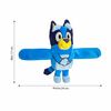 Peluche Slap-Buddy Bluey - Bluey