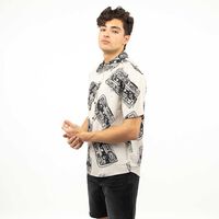 Camisa Estampada Manga Corta Hombre Icono Beige, Blanco, Negro