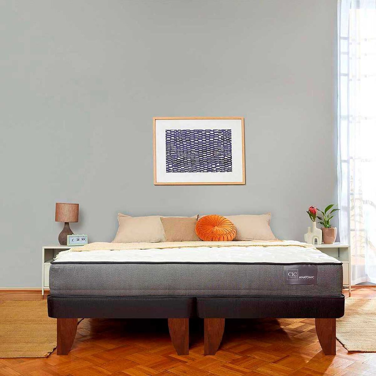 Cama Europea CIC Base Dividida King Anatomic + Respaldo + 2 Veladores Legno