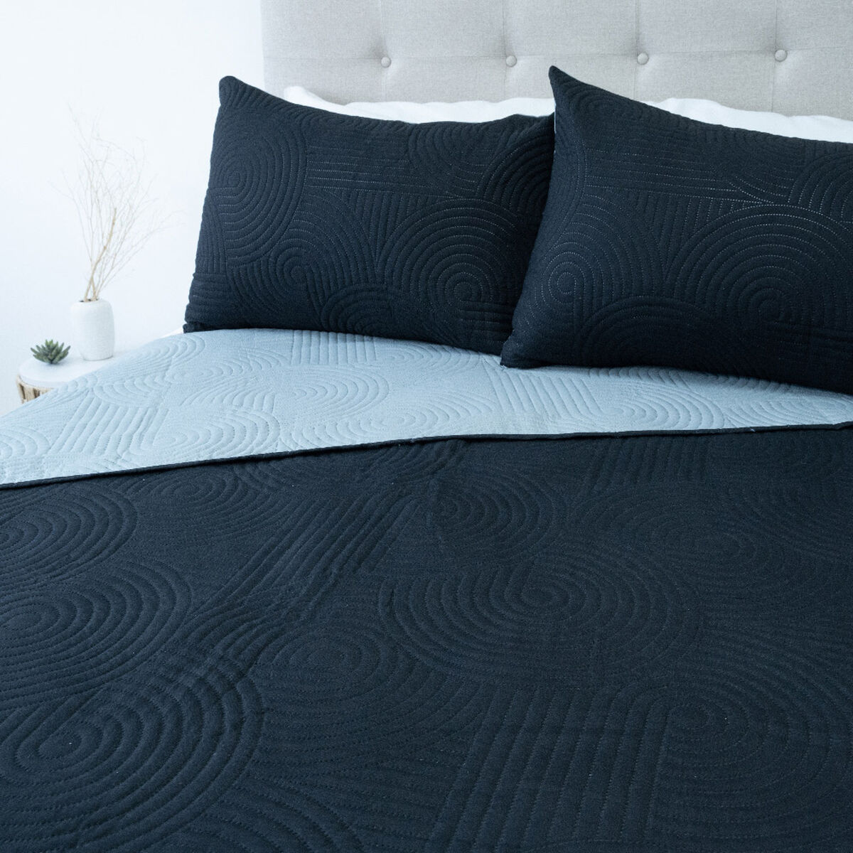 Quilt Doral Hotpress Bi-Color 2 Plazas Negro-Gris