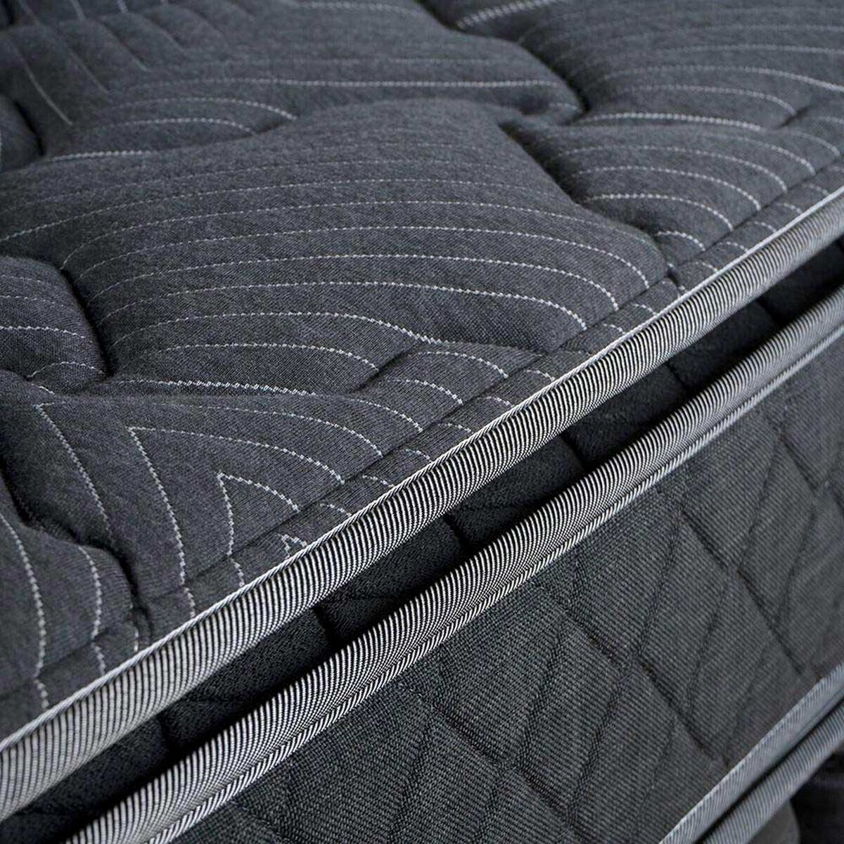 Cama Europea Celta 2 Plazas Black Elite Base Dividida + Set Havana