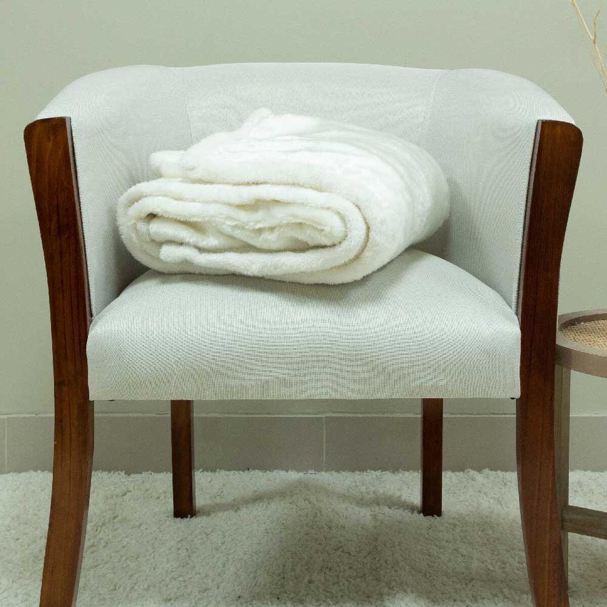 Manta Doral Fluffy 127x152 cm D1