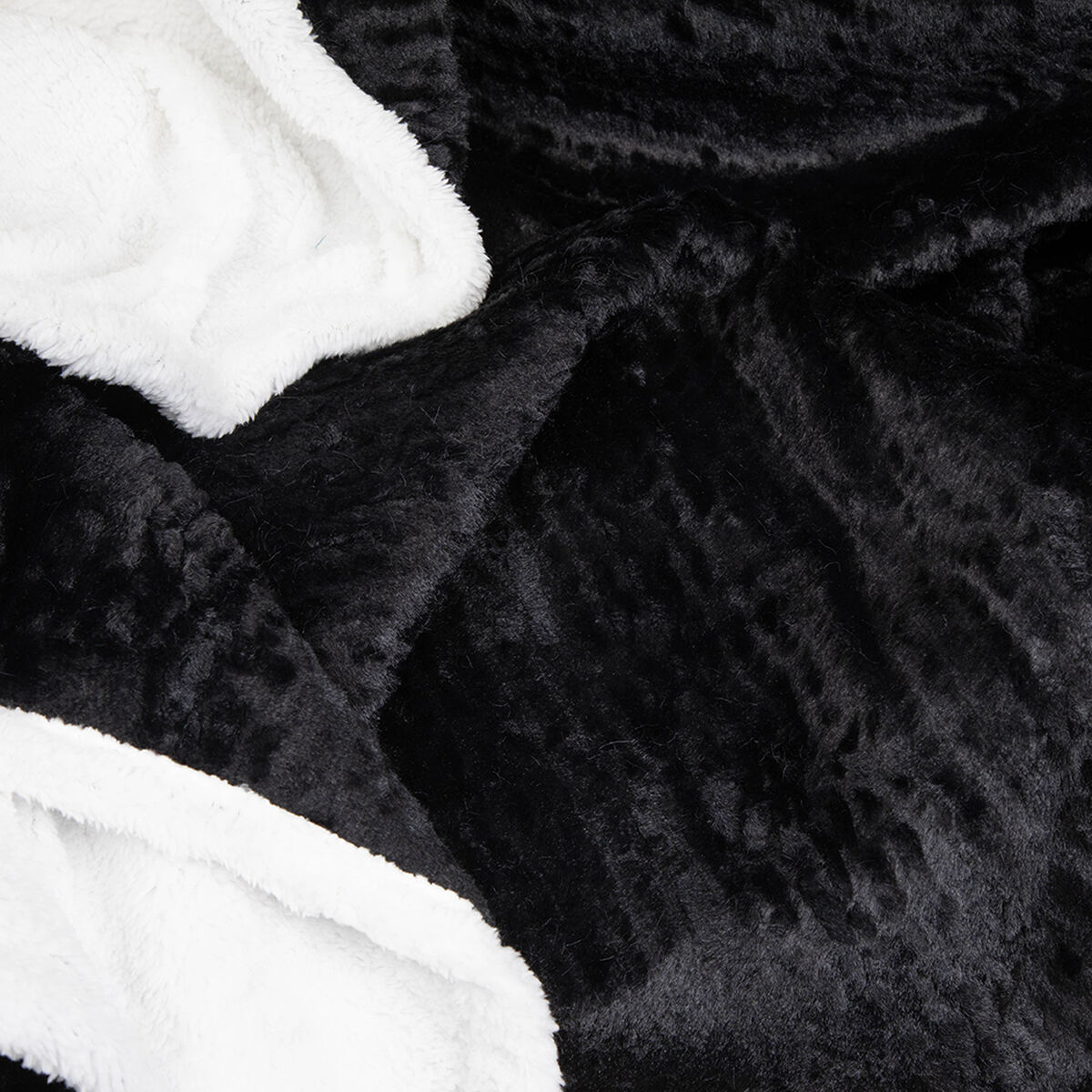 Manta de Poli&eacute;ster Doral 127 x 152 cm Fluffy Negro