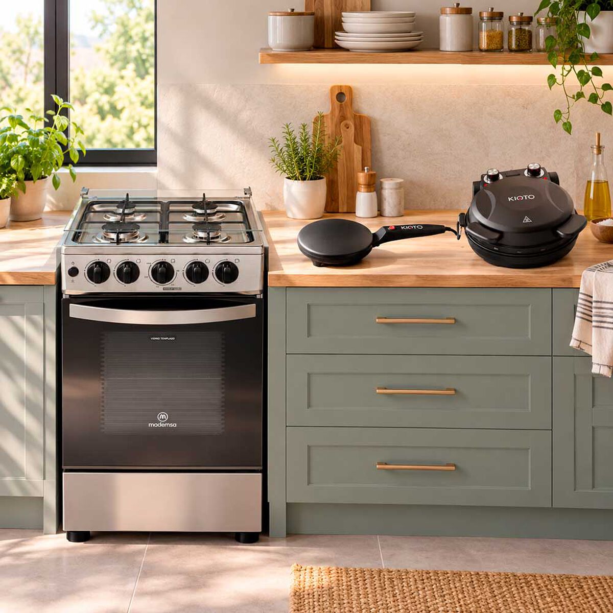 Combo Cocina a Gas Mademsa FM4ES 4 Quemadores + Horno para Pizza Kioto Osaka +  Panquequera Kioto Iwate 700W