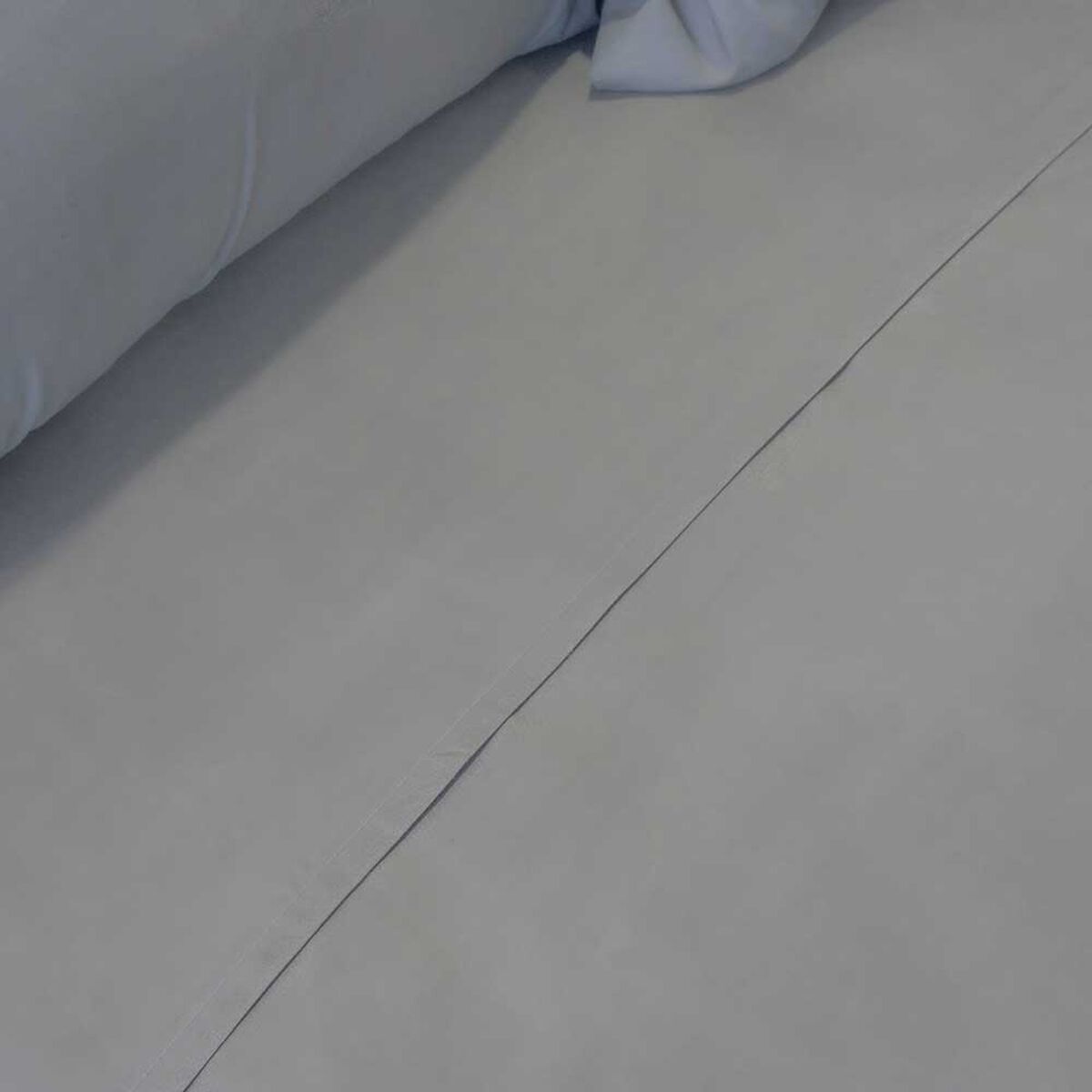 Juego de S&aacute;banas Doral King Lisas 210 Hilos Azul Piedra