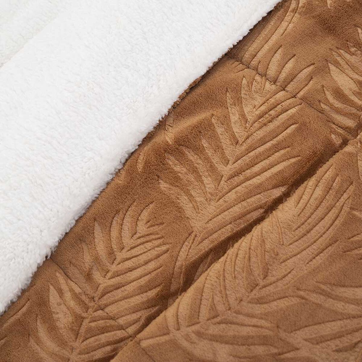Plumón Coral Embossed Sherpa Zibel King Liso Café