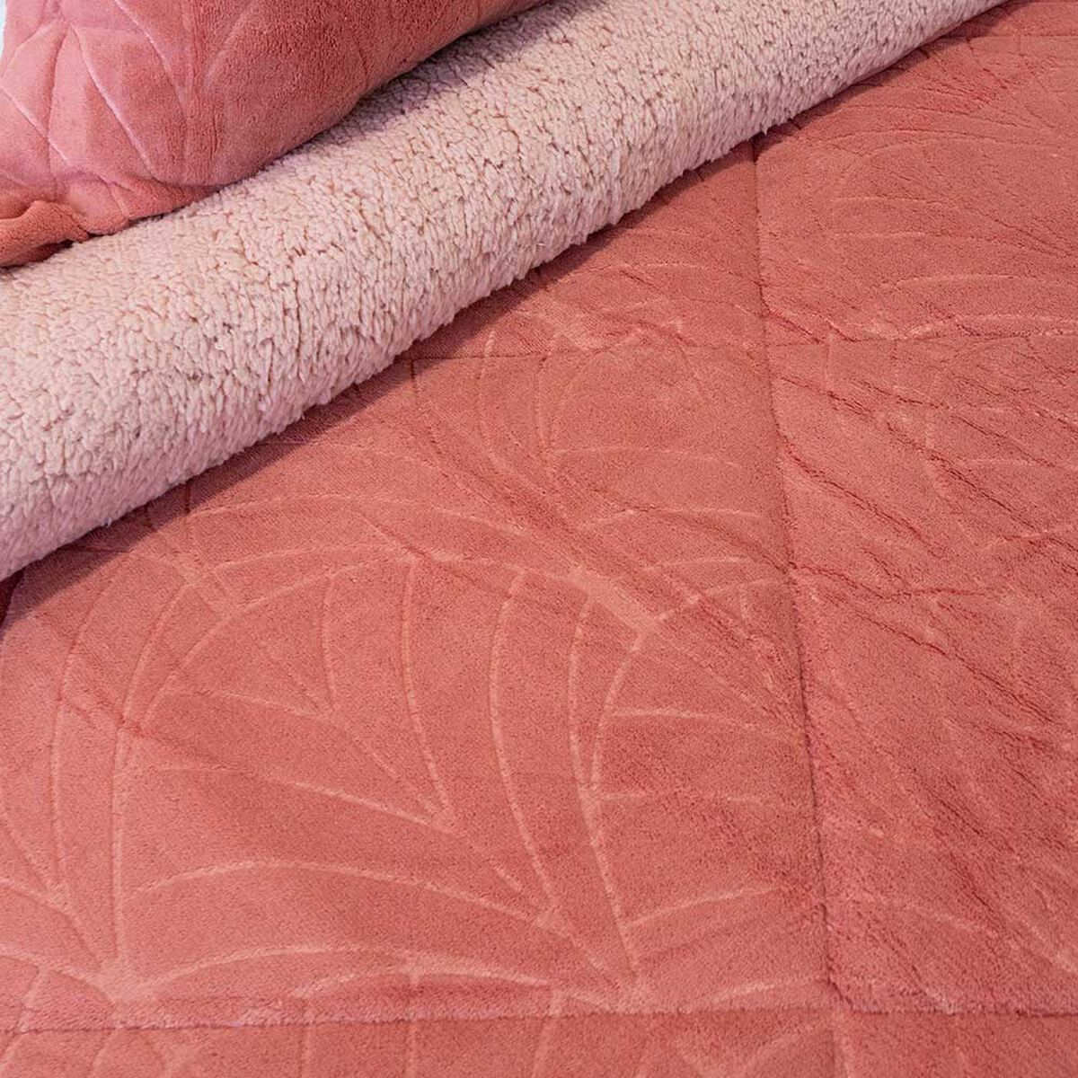 Cubrecama Doral 1.5 Plazas Outboss Estampado Nebula Sherpa D1