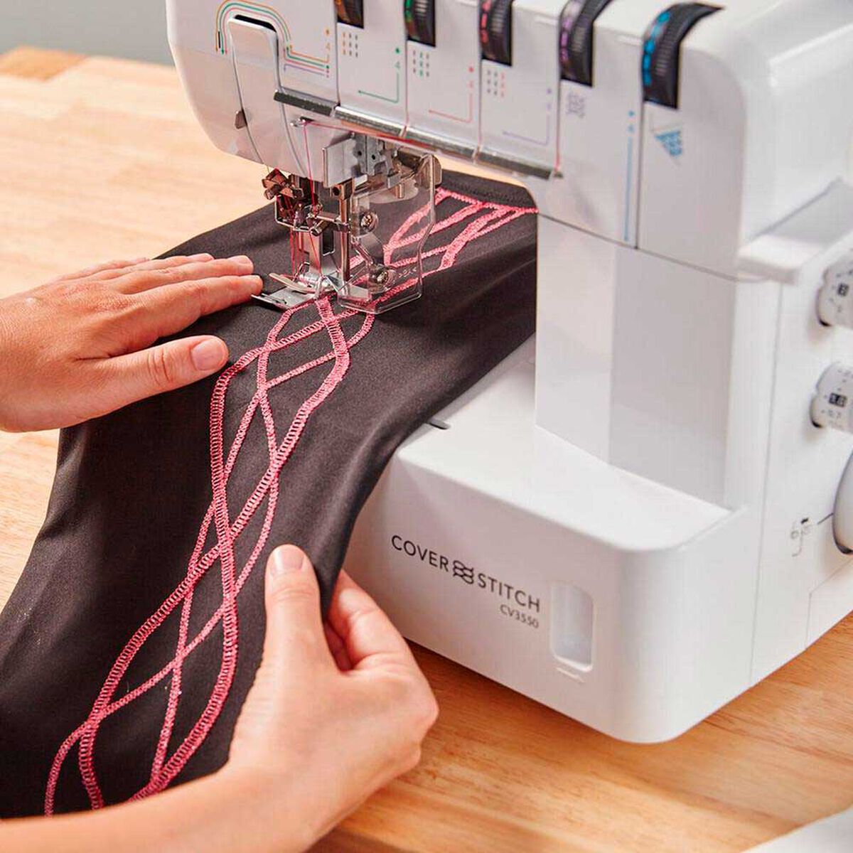 M&aacute;quina Colletera Brother CV3550 con Recubierto Doble