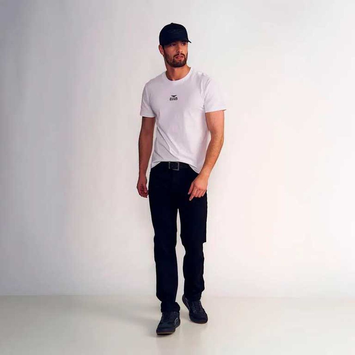 Jeans Straight Tiro Alto Hombre Ellus