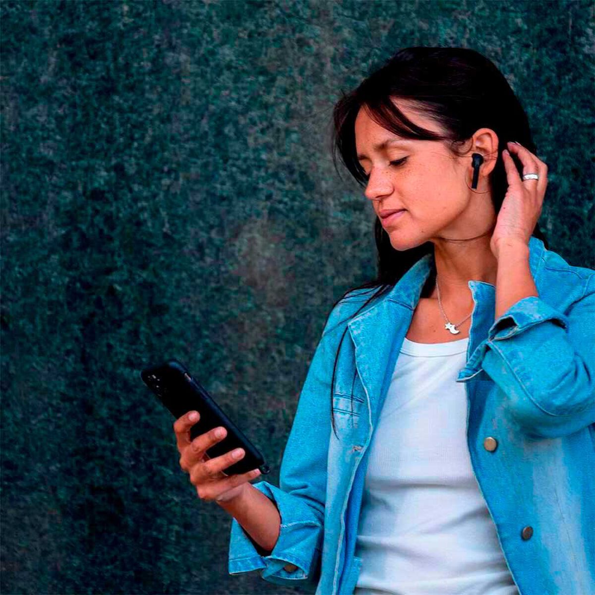 Aud&iacute;fonos Bluetooth In Ear Lhotse RM12 Negros