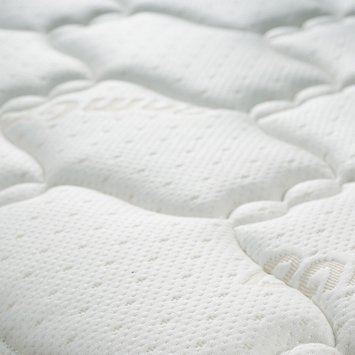 Cama Europea Celta Bamboo King + 2 Almohadas Cotton Top 50 x 90 cm