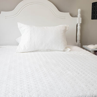 Imagen 2 del producto Quilt Doral 1,5 Plazas Blanco Velvety