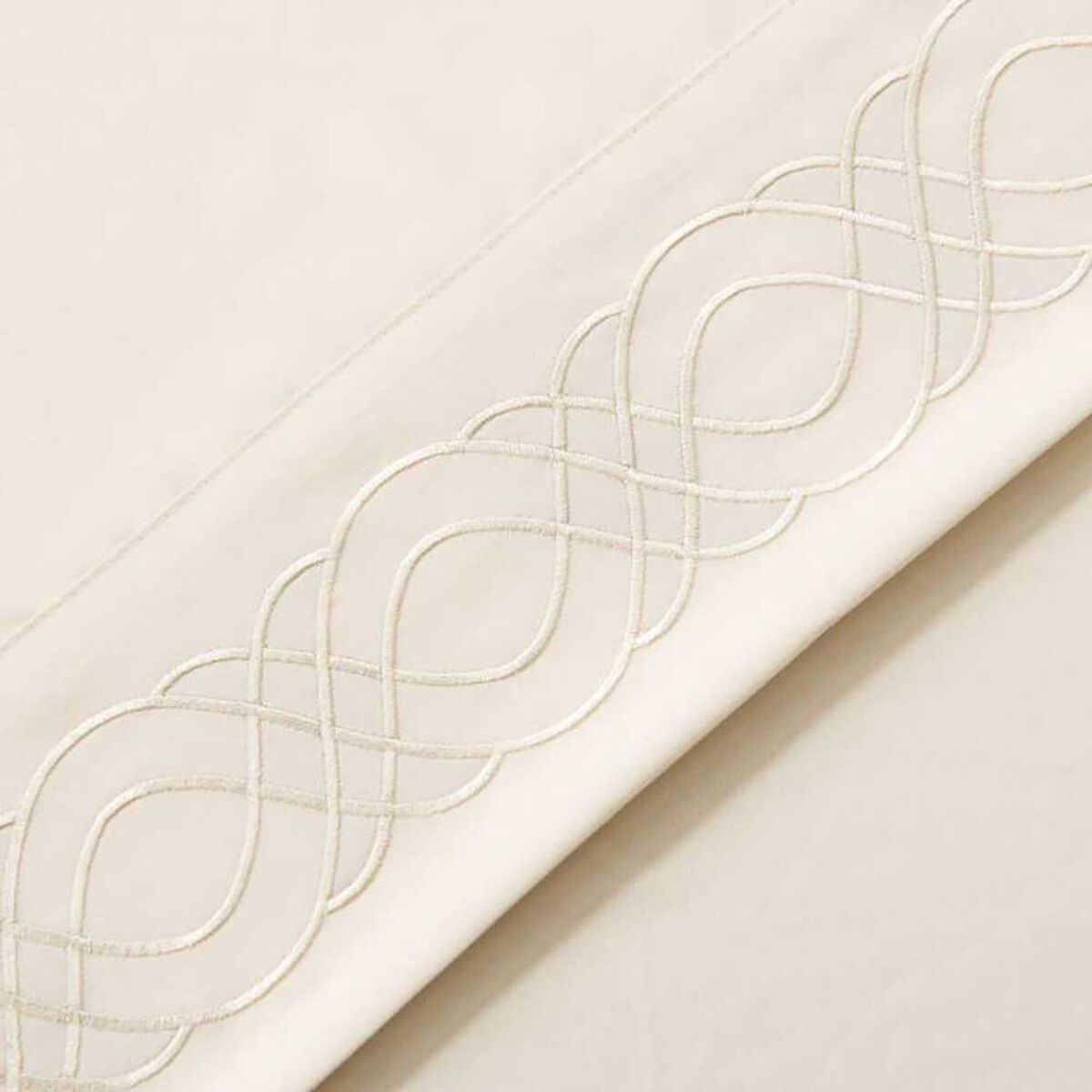 Juego de Sábanas Illusions King Bordada Wolf Crema