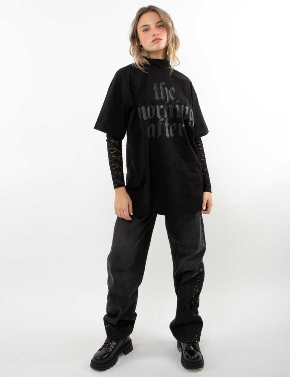 Polera Oversized Con Estampado Manga Corta Mujer Icono