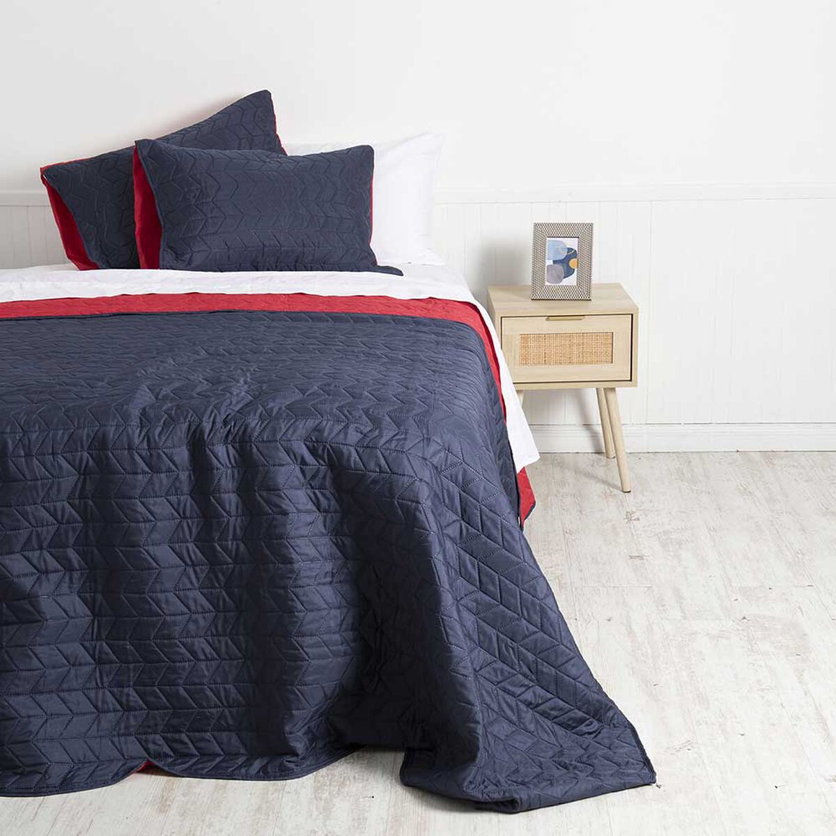 Cubrecama Mashini 2 Plazas Liso Marengo Rojo