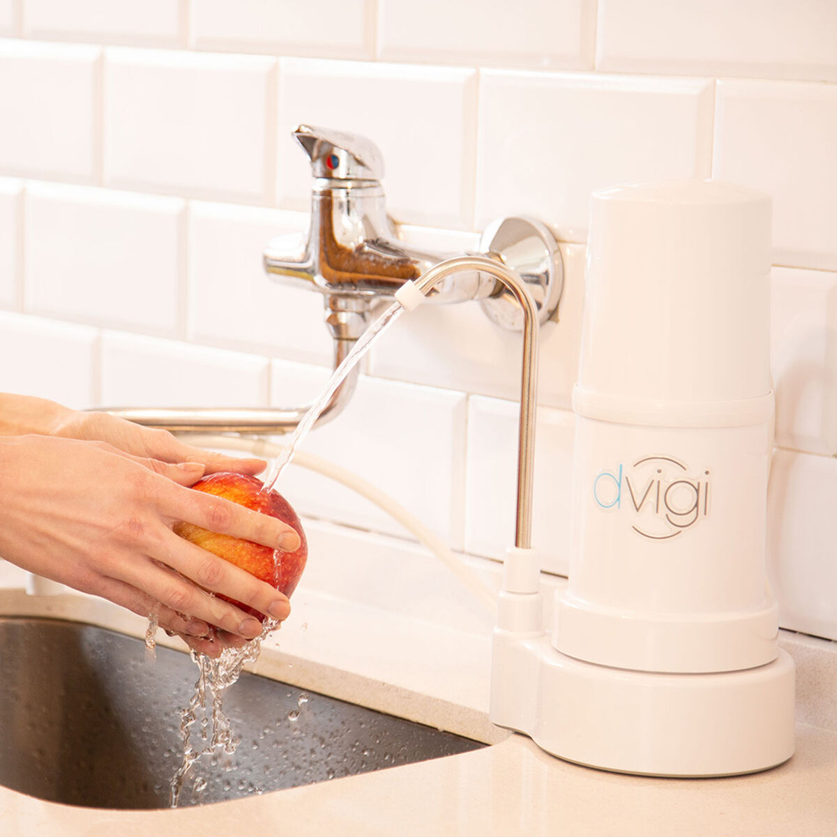 Purificador de Agua Filtro Sobre Cubierta + Botella Purificadora Dvigi Blanco