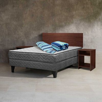 Combo Cama Europea Celta 2 Plazas Atlantis Black + Respaldo + 2 Veladores Casanova Nogal + Set Textiles + Almohadas