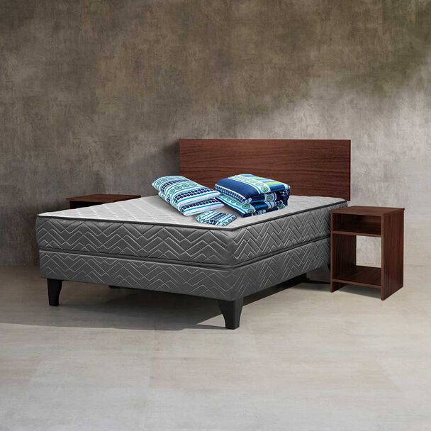 Combo Cama Europea Celta 2 Plazas Atlantis Black + Respaldo + 2 Veladores Casanova Nogal + Set Textiles + Almohadas
