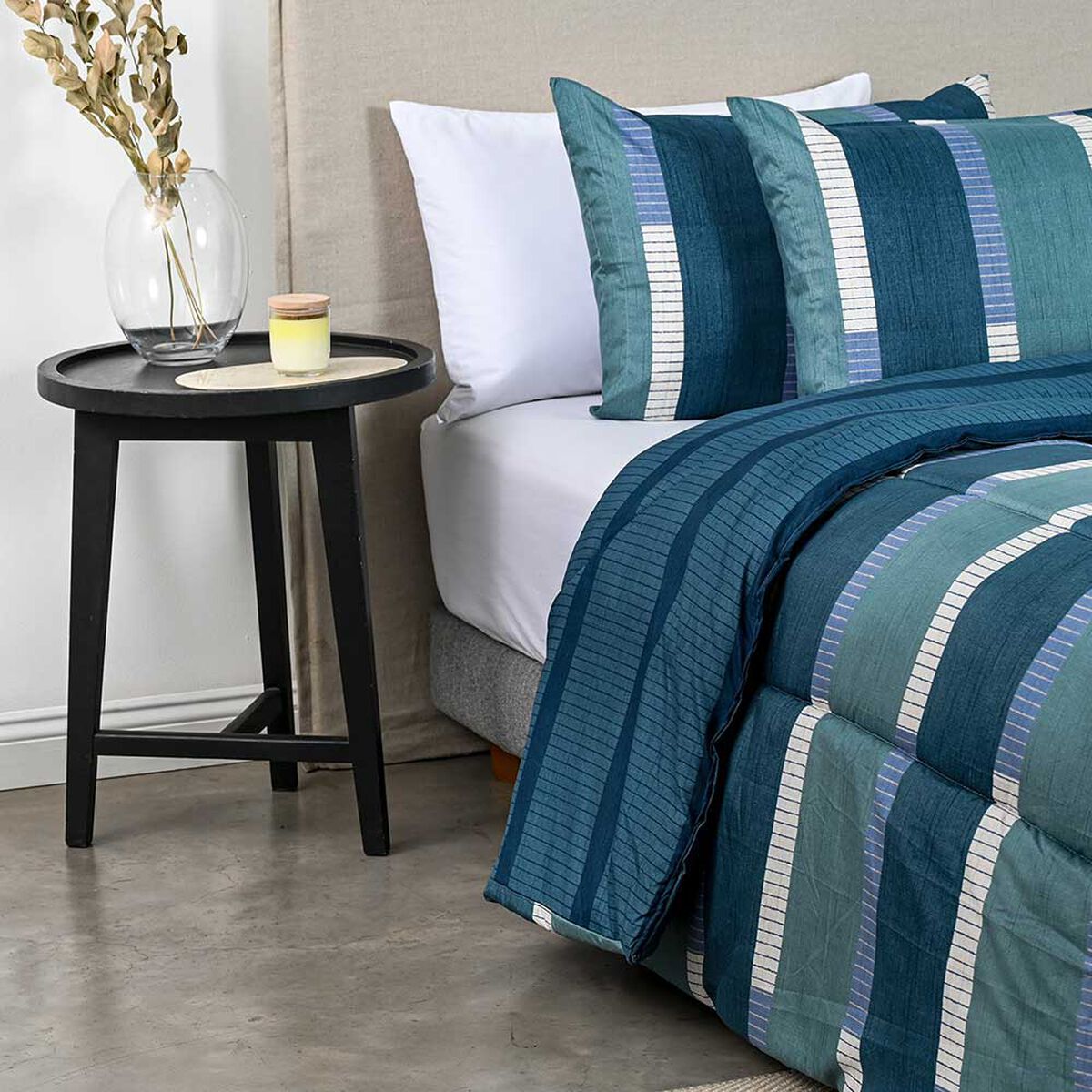 Plum&oacute;n American Family King Campine