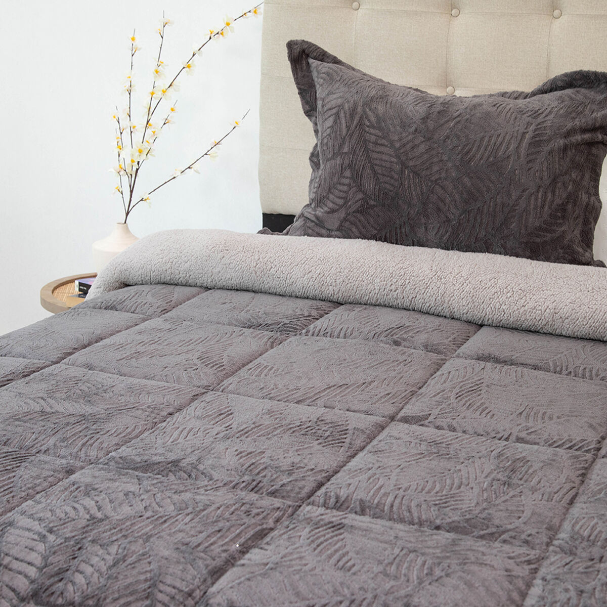 Cubrecama Doral 1,5 Plazas Gris Outboss Sherpa