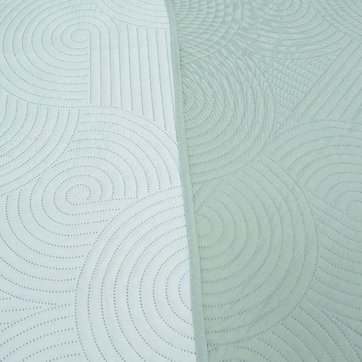 Quilt Doral Hotpress Bi-Color King Verde Pastel-Gris