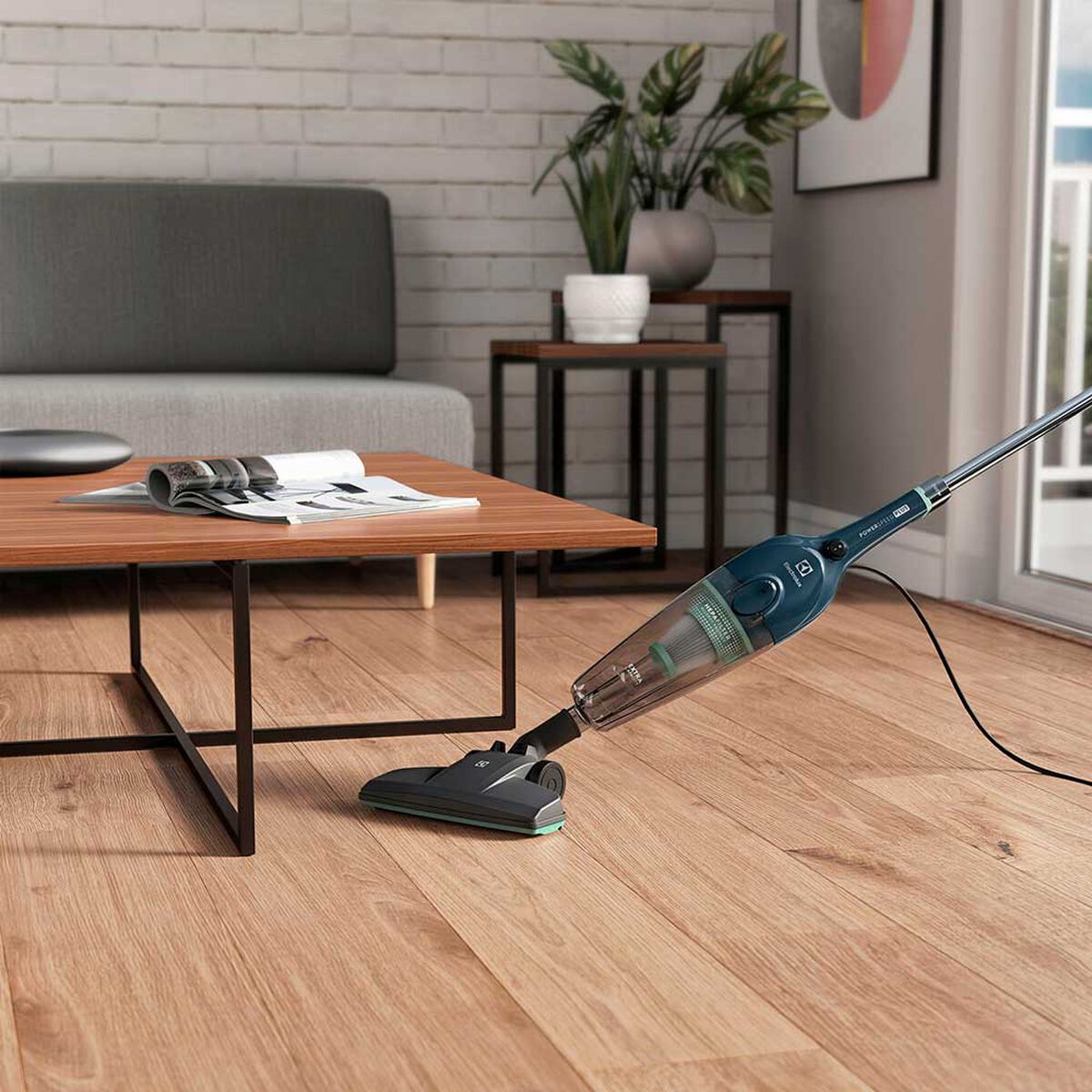 Aspiradora Vertical Electrolux Super Speed Plus Stk14 Azul