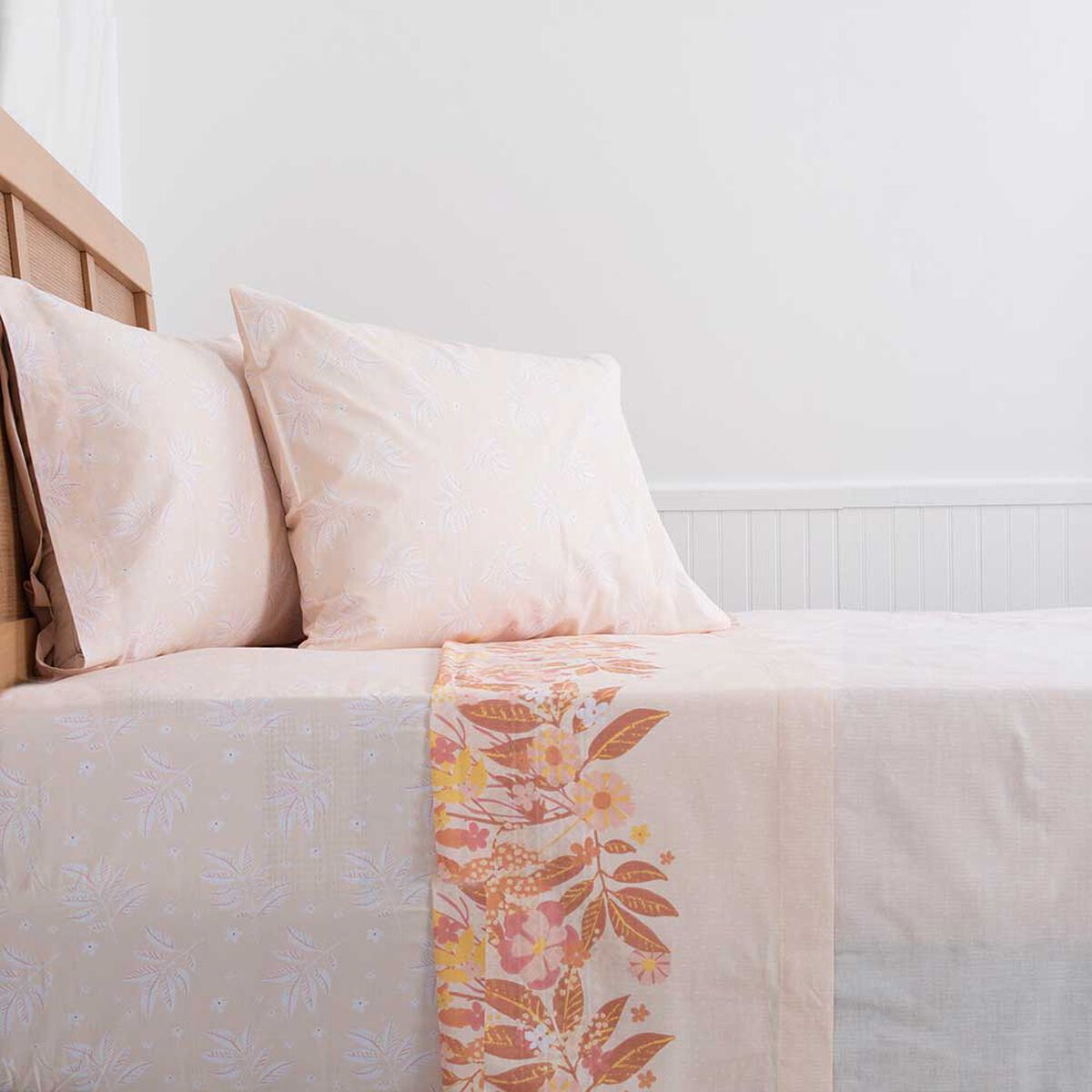 Juego de S&aacute;banas Estampado Mashini 144 Hilos King Caiman