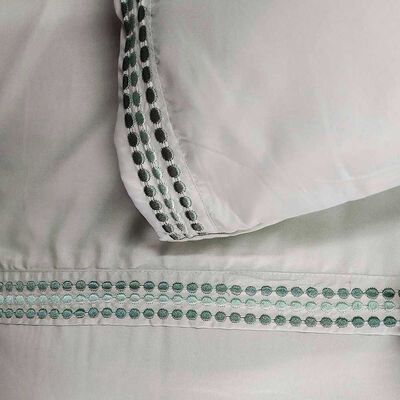 Imagen 2 del producto Juego de Sábanas Bordada Illusions Microfibra King Verde