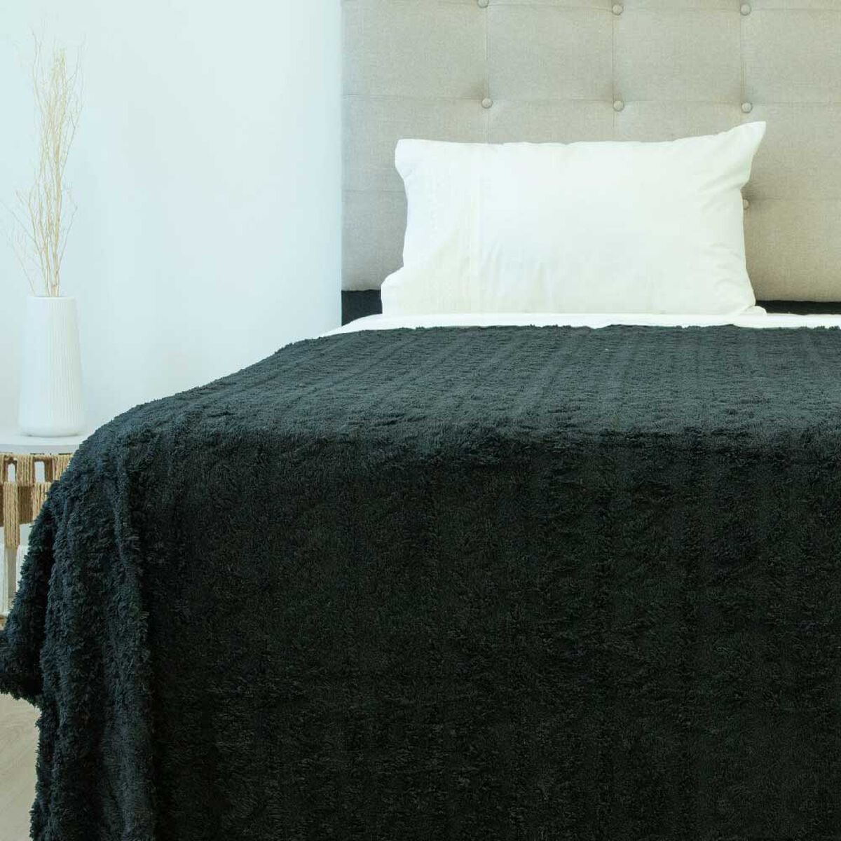 Frazada Doral 1,5 Plazas Chiporro Jacquard Liso Negro