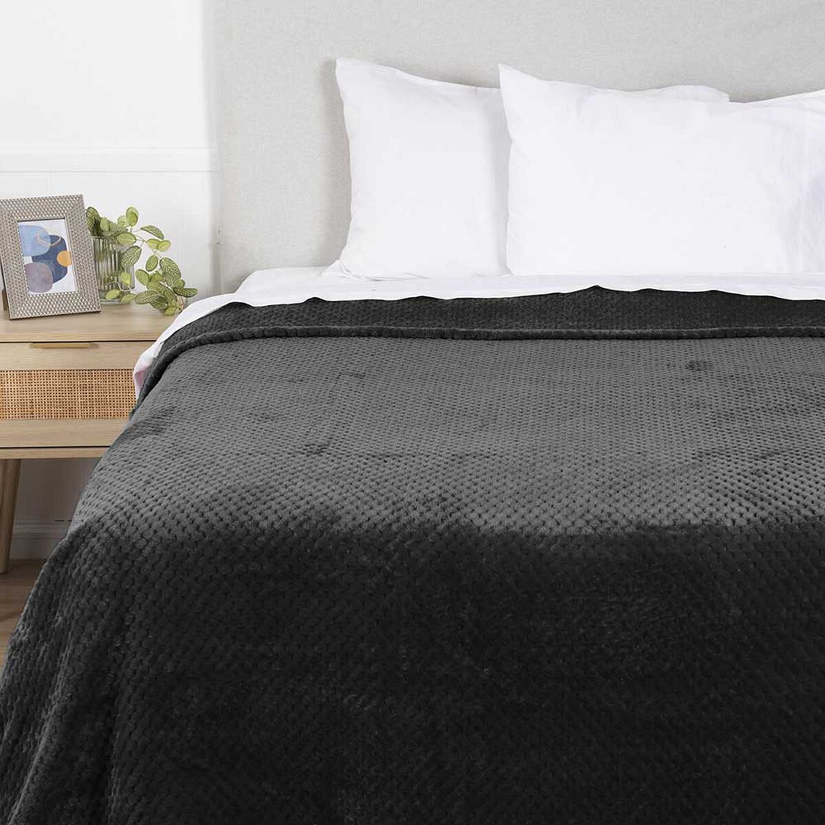 Frazada Mashini 2 Plazas PopCorn Liso Negro