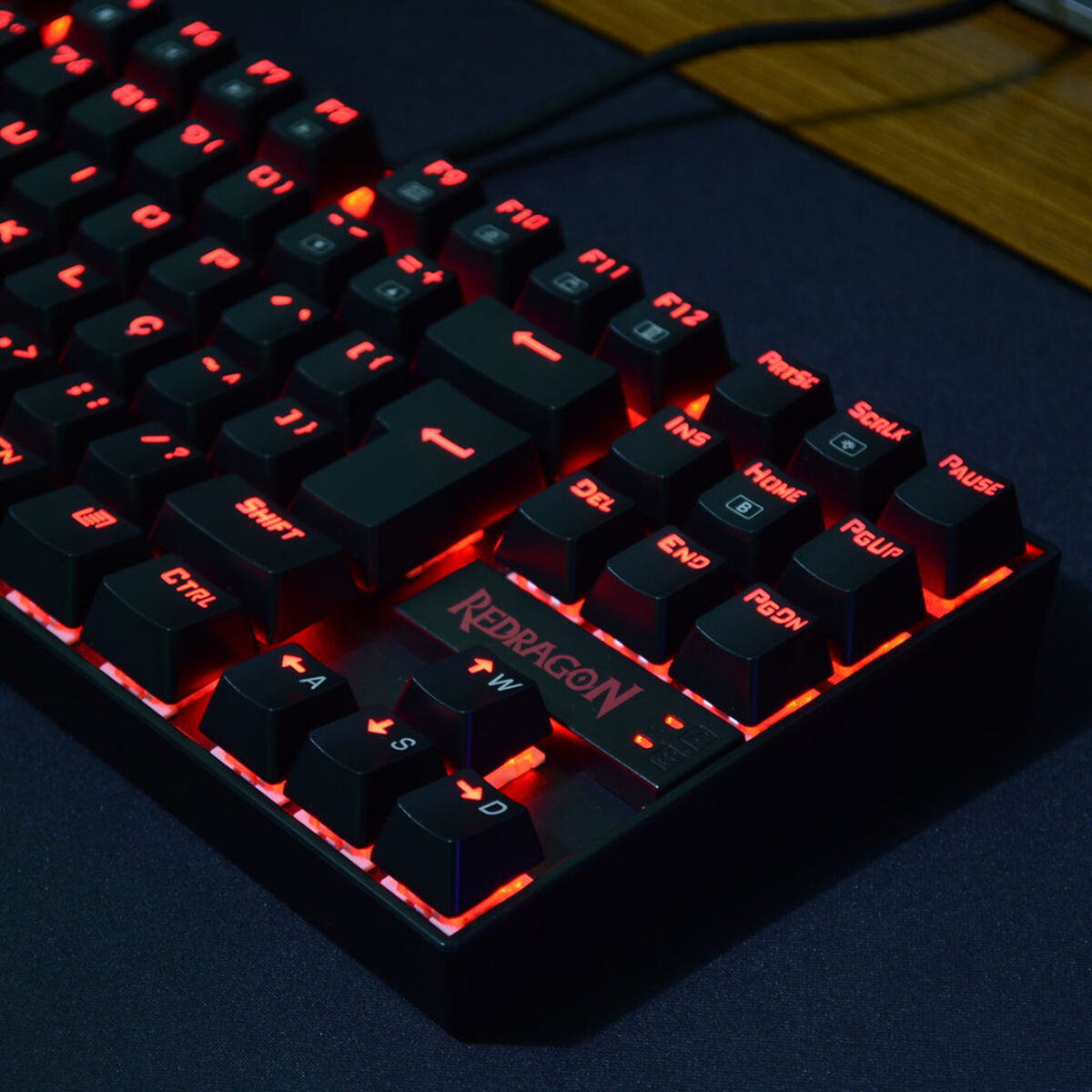 Teclado Gamer Mecánico Redragon K552 Kumara