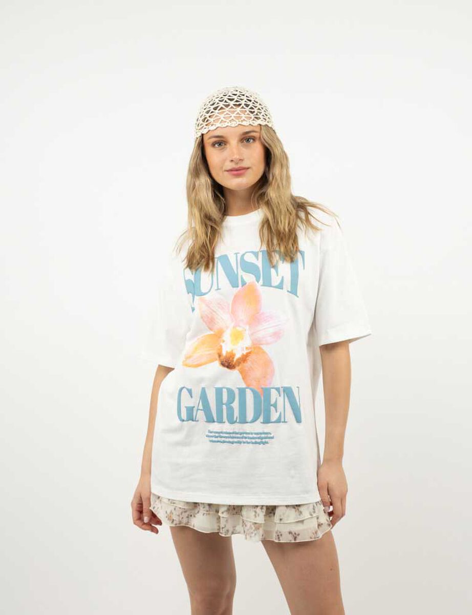 Polera Oversized Con Estampado Manga Corta Mujer Icono