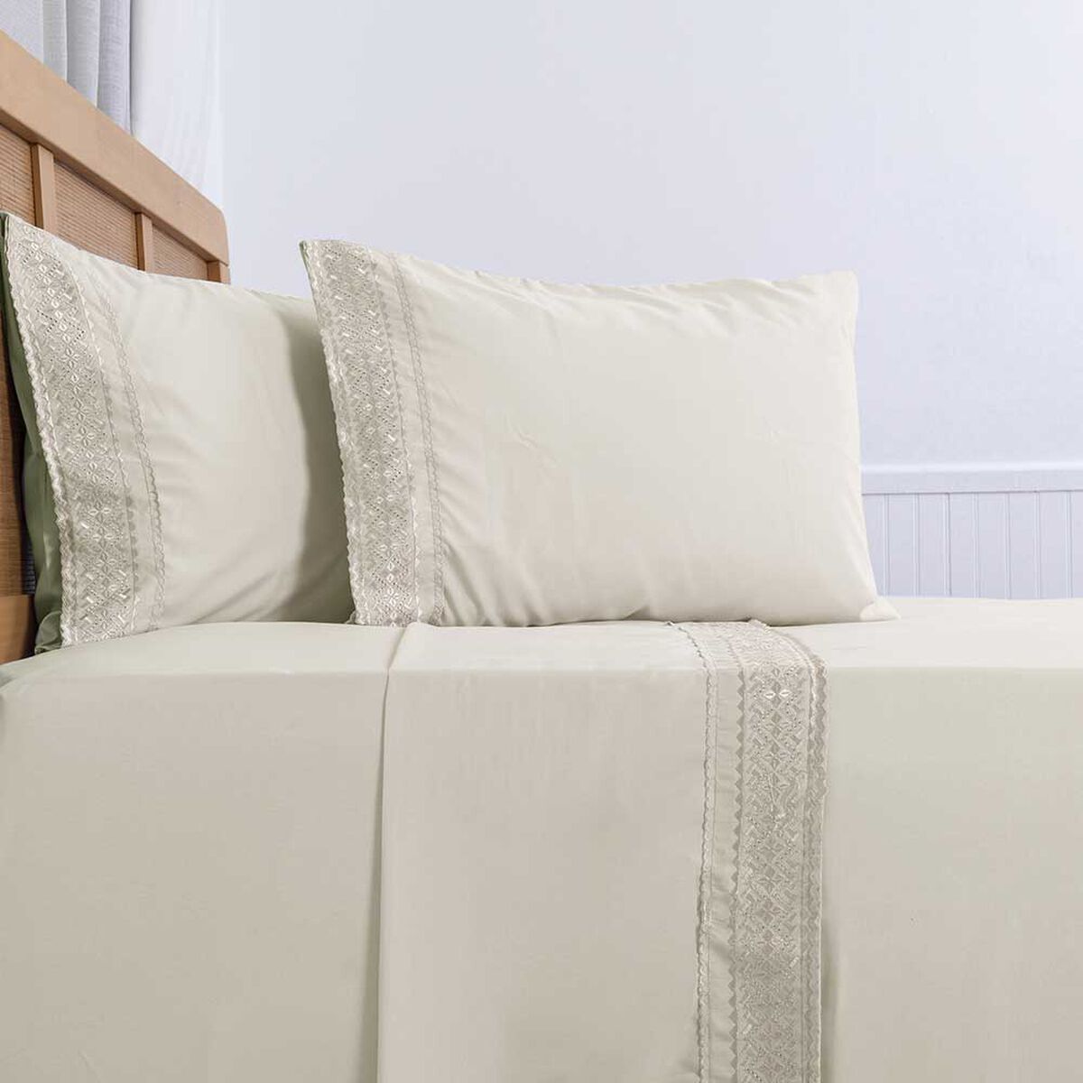 Juego de Sábanas Bordadas Plumetti King Beige