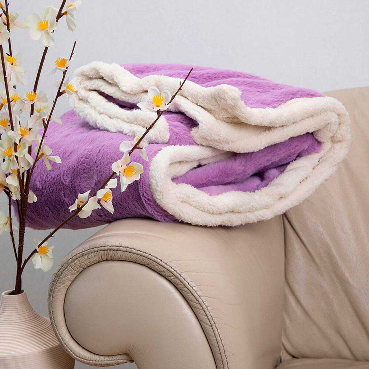Manta de Poli&eacute;ster Doral 127 x 152 cm Fluffy Lila