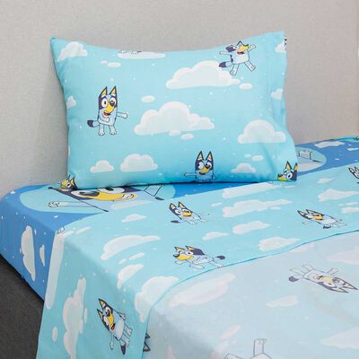 Imagen 1 del producto Juego de Sabanas Bluey 1.5 Plazas Bluey Nubes